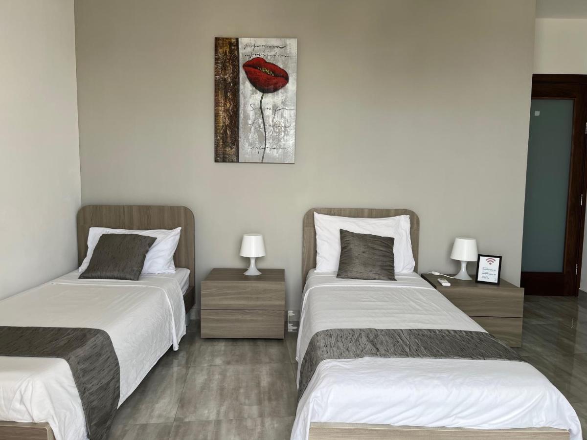F10 Room 3, Private Room Two Single Beds Shared Bathroom In Shared Flat Msida Esterno foto